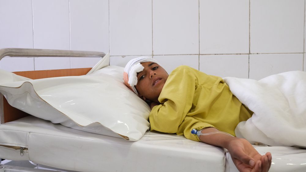 Svědectví lékaře z Afghánistánu: Léčíme se strážemi v zádech. Násilí je tu extrémní